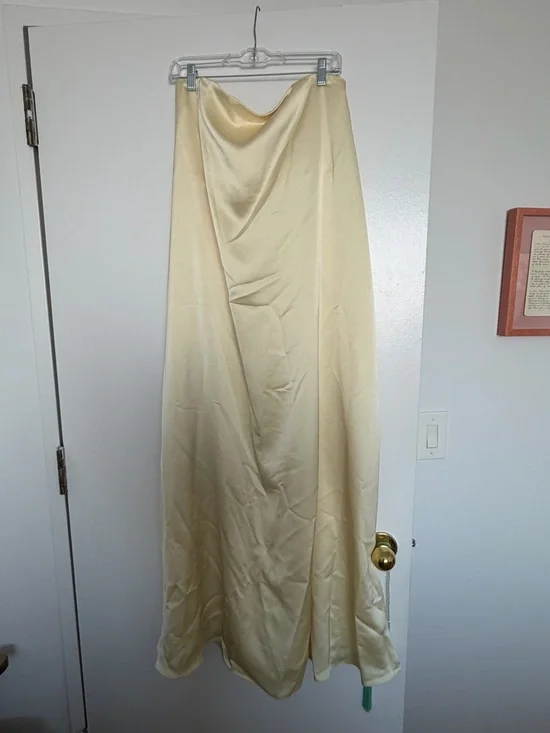 Strapless Gown - Picture 3 of 4